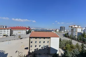 EZOGELİN DEN KARATAŞ MERKEZDE .3+1.KİRALIK DAİRE